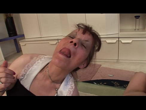 ❤️ Dua nenek dan satu kakek memiliki threesome ☑ Video seks pada kami